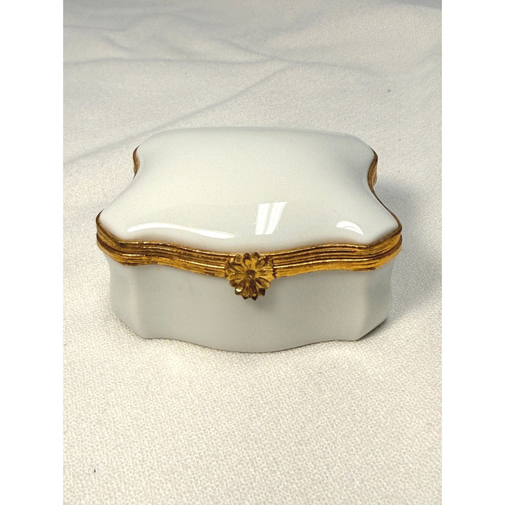 Limoges Trinket Box White Excellent Vintage Porcelain Gold Trim